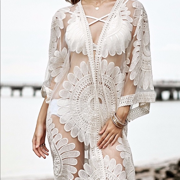 White/creamy beach coverup - Picture 5 of 7